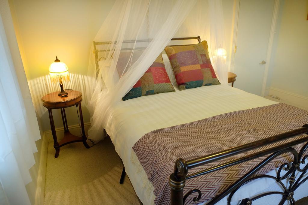 Stoke House Bed & Breakfast Carcoar Exterior photo
